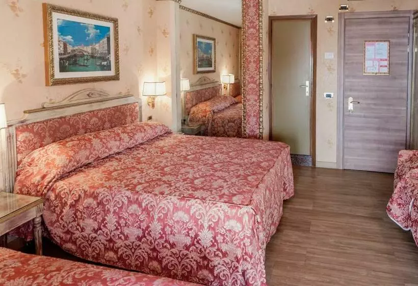 اتاق استاندارد چهار تخته, Venezia