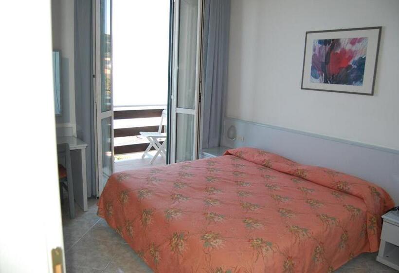 海景标准间带阳台, Villa Ombrosa