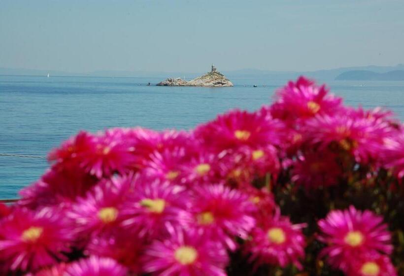 Triple Room Sea View, Villa Ombrosa