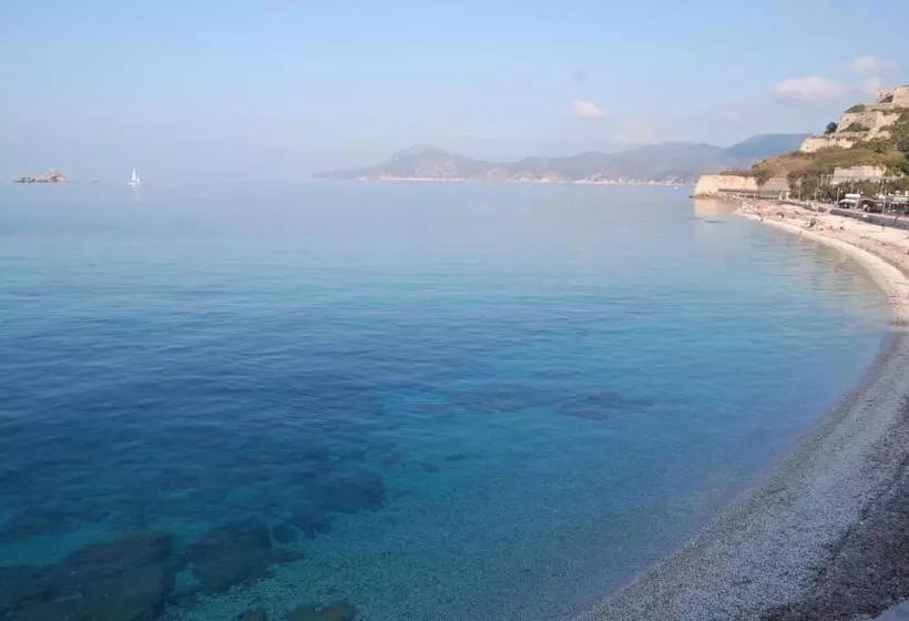 Triple Room Sea View, Villa Ombrosa