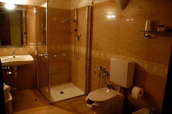 패밀리 스튜디오, Val Del Rio