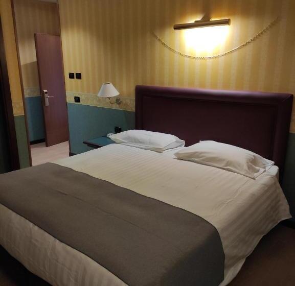 컴포트 트리플 룸, Val Del Rio