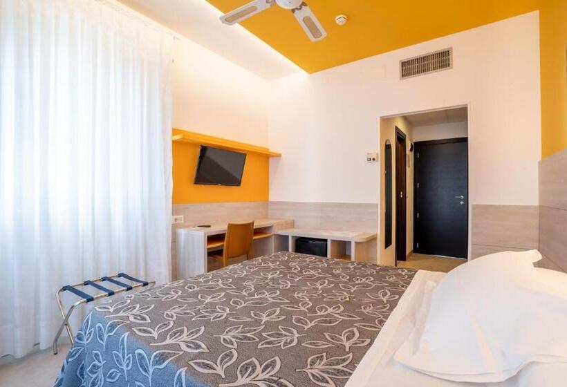 컴포트 룸, Clipper