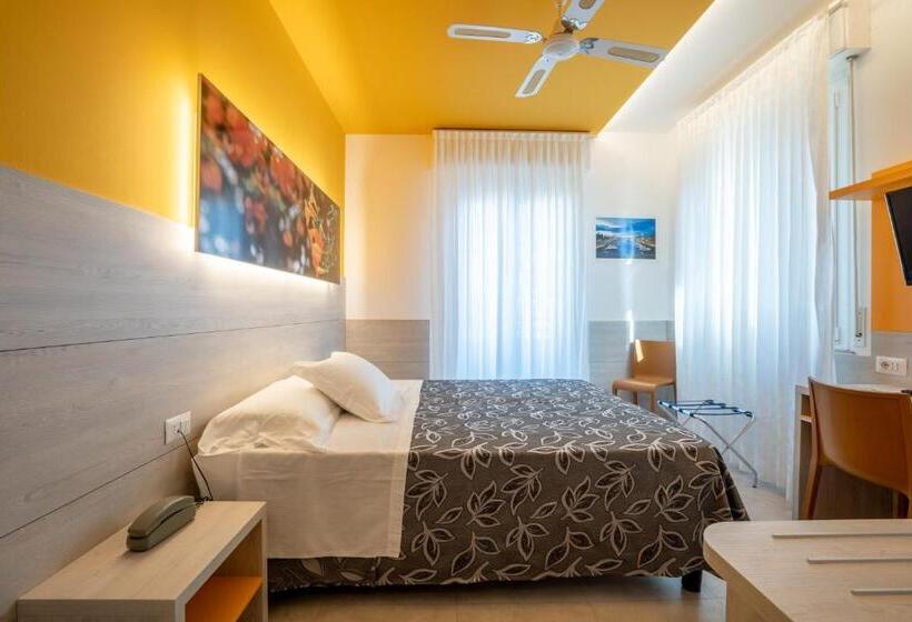 컴포트 룸, Clipper