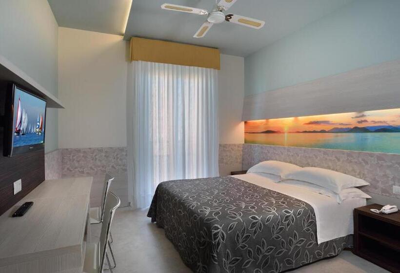 컴포트 룸, Clipper