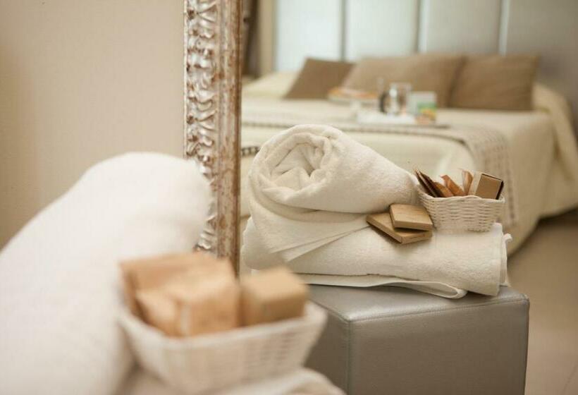 Üç Kişilik Standart Oda, Darsena