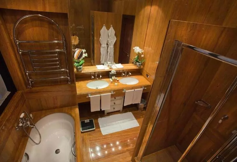 ジュニアスイート, De La Ville Monza   Small Luxury Hotels Of The World