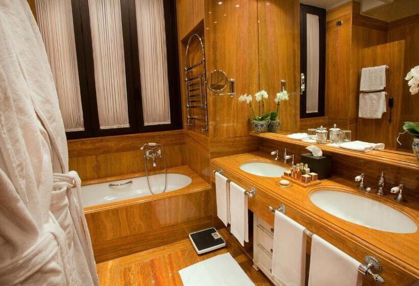 주니어 스위트, De La Ville Monza   Small Luxury Hotels Of The World