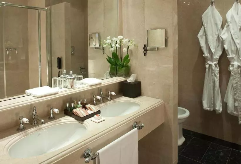 スタンダードルーム, De La Ville Monza   Small Luxury Hotels Of The World