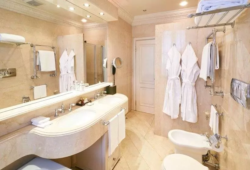 ジュニアスイート, De La Ville Monza   Small Luxury Hotels Of The World
