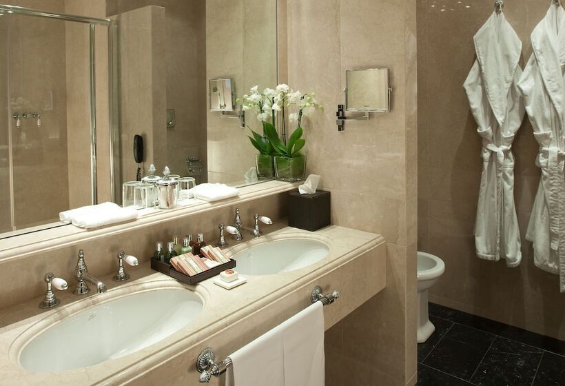 اتاق استاندارد یک نفره, De La Ville Monza   Small Luxury Hotels Of The World