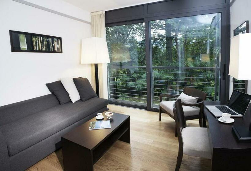 자쿠지 스위트, Du Lac Et Du Parc Grand Resort