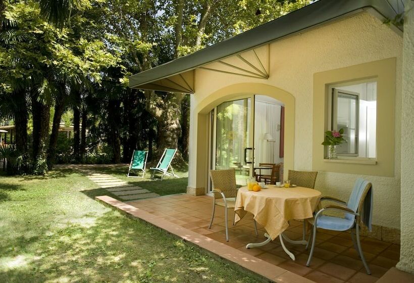 Bungalow Standard, Du Lac Et Du Parc Grand Resort