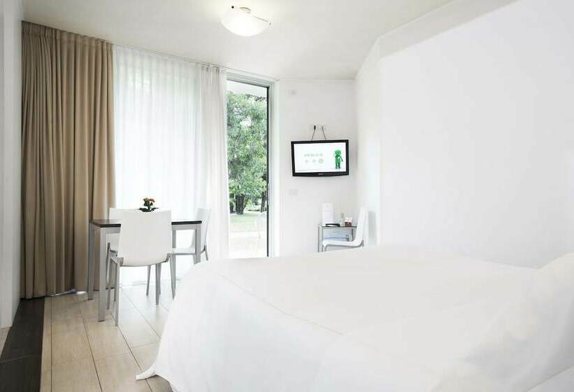 Bungalow Standard Vista Giardino, Du Lac Et Du Parc Grand Resort