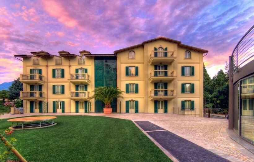 Suite Familiare, Du Lac Et Du Parc Grand Resort