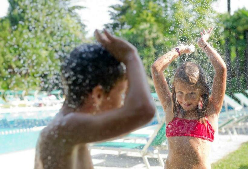 Suite Familiare, Du Lac Et Du Parc Grand Resort