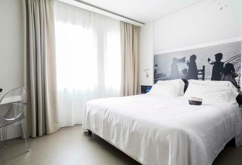 Camera Standard, Du Lac Et Du Parc Grand Resort