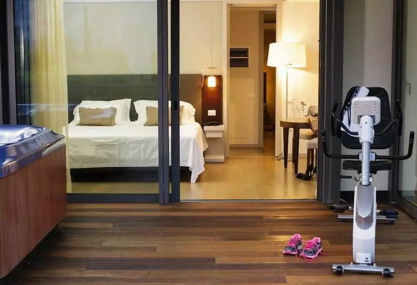 Deluxe-huone Järvinäkymä, Du Lac Et Du Parc Grand Resort
