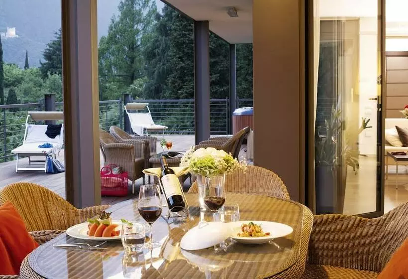 Deluxe-huone Järvinäkymä, Du Lac Et Du Parc Grand Resort