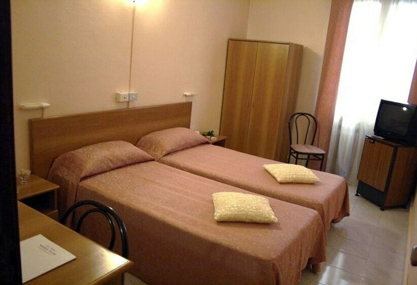 Chambre Triple Standard, Europa