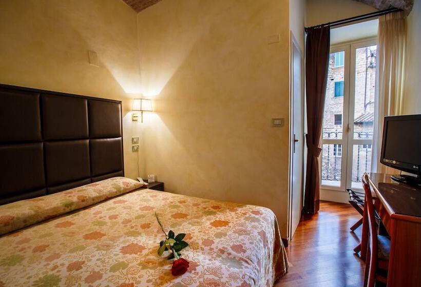 Chambre Standard Individuelle, Fortuna