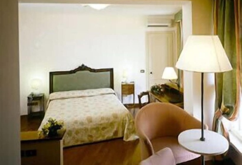Chambre Executive, Fortuna