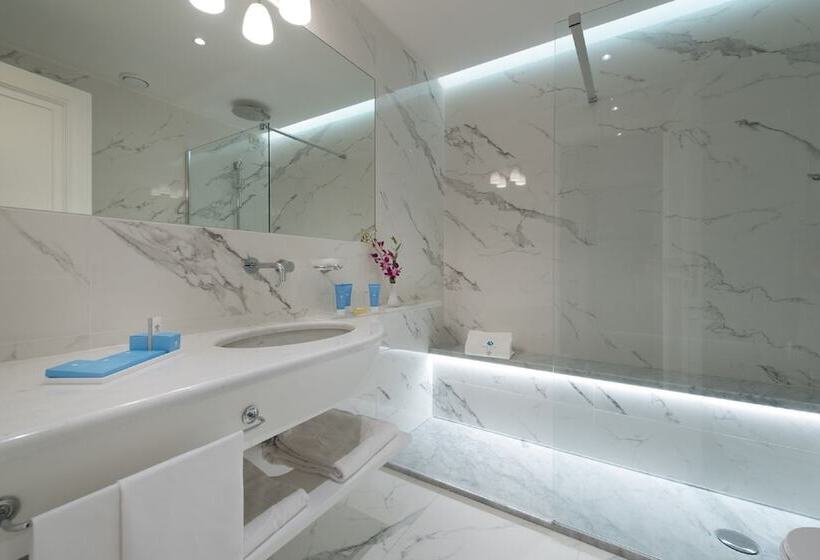 Классический Номер, Gallia Palace Hotel Relais & Châteaux