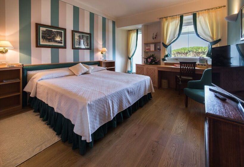 Классический Номер, Gallia Palace Hotel Relais & Châteaux