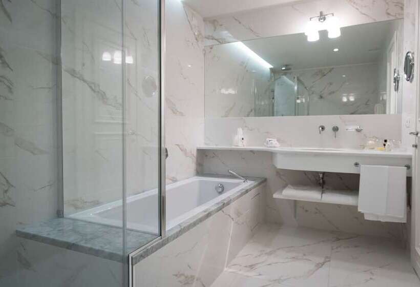 Люкс, Gallia Palace Hotel Relais & Châteaux