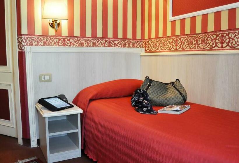 标准单人间, Garda