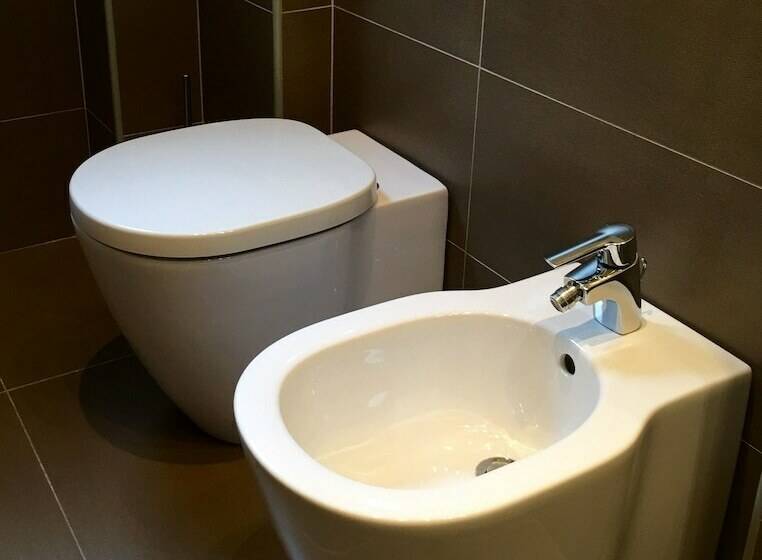 标准单人间, Garda