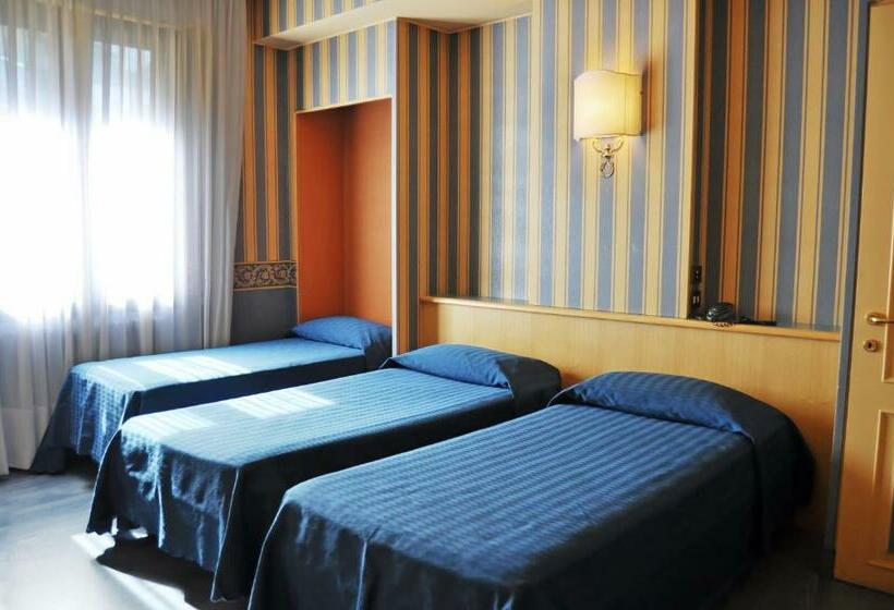 标准三人间, Garda