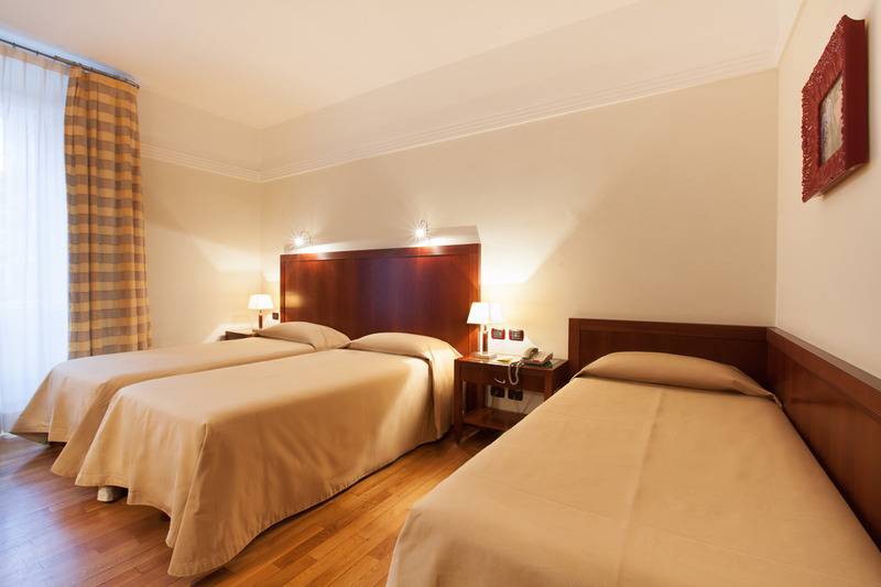 Pokój Standard Trzyosobowy, Genova