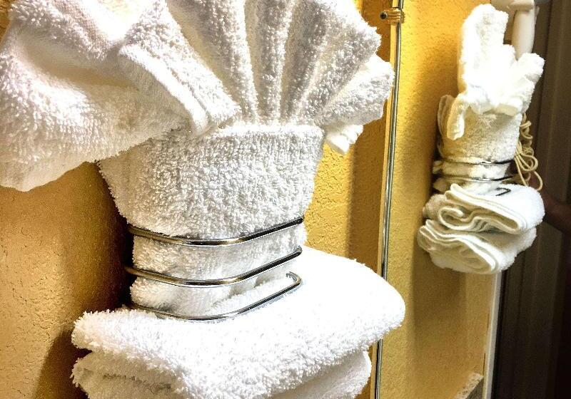 Pokój Standard Trzyosobowy, Genova