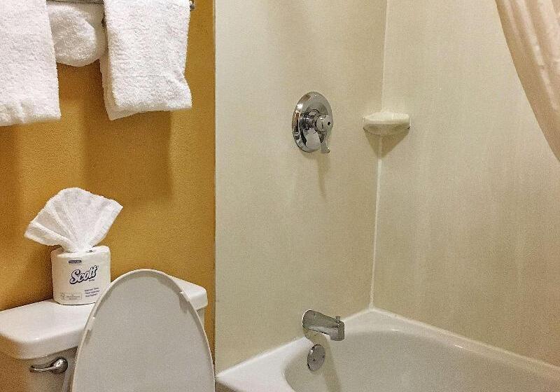 Pokój Standard Trzyosobowy, Genova