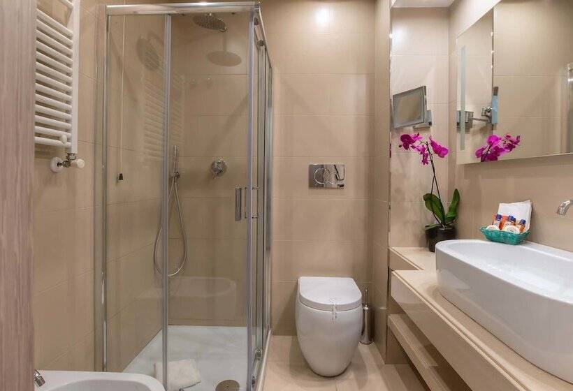 Pokój Rodzinny, Genova