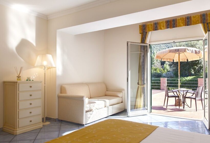 スタンダードトリプルルーム, Hermitage