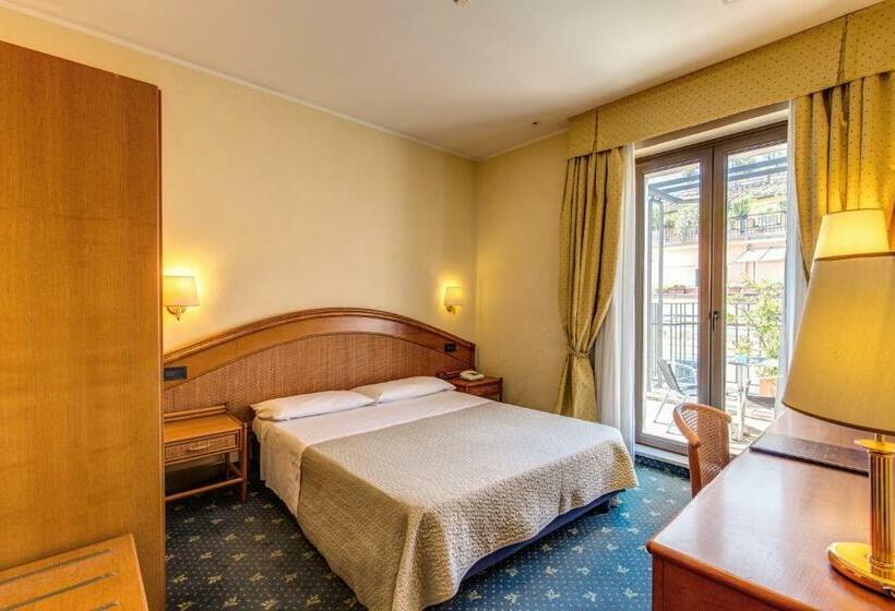 اتاق سوپریور با بالکن, King