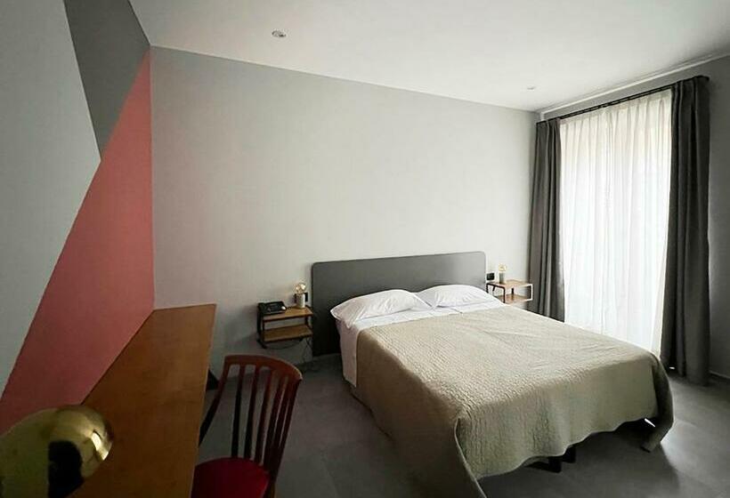 اتاق سوپریور با بالکن, King