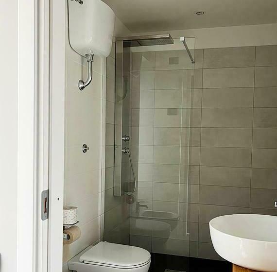 اتاق سوپریور با بالکن, King