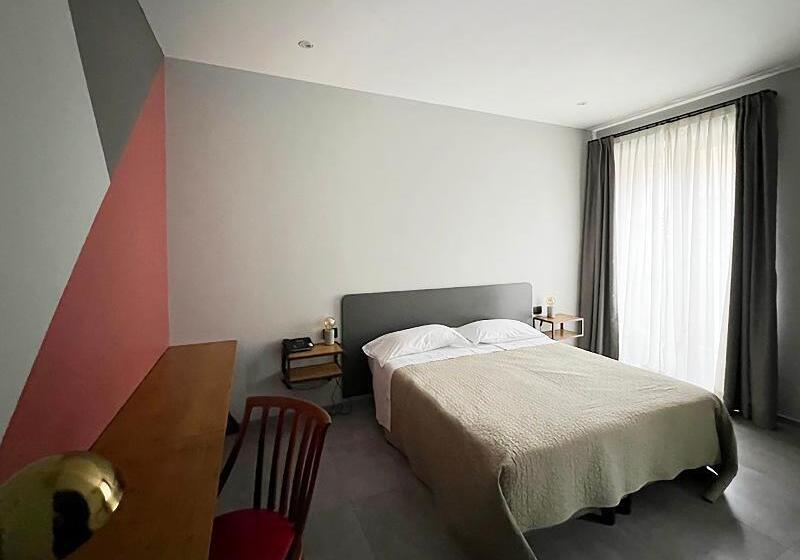 اتاق سوپریور با بالکن, King