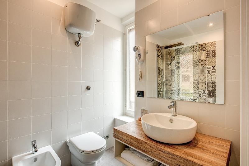 اتاق سوپریور با بالکن, King