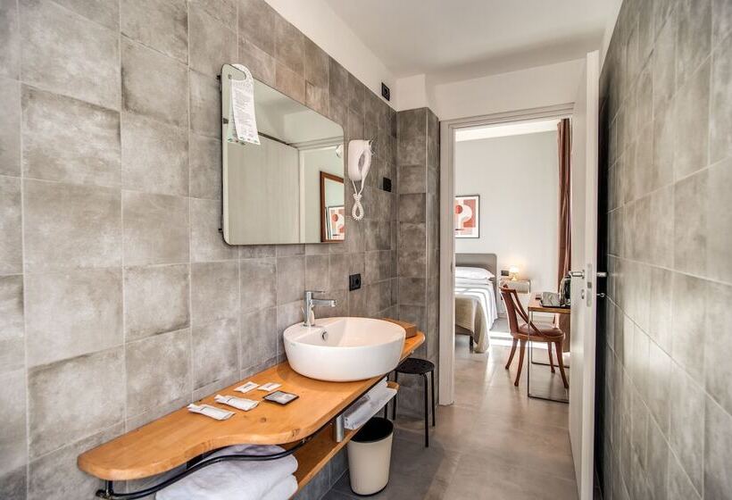 اتاق سوپریور با بالکن, King