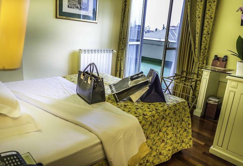 غرفة كلاسيكية, La Bussola