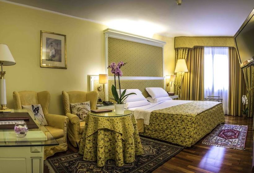 غرفة ديلوكس, La Bussola