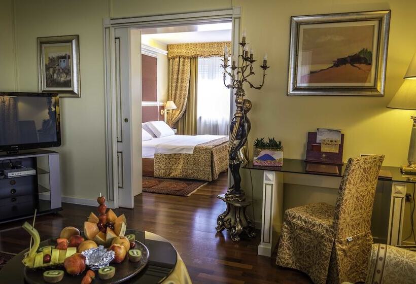 جناح, La Bussola