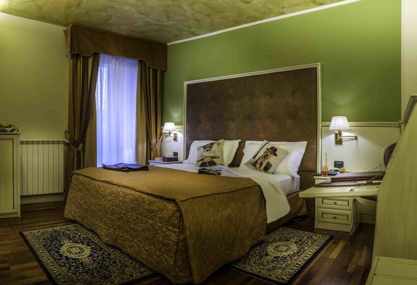 غرفة ديلوكس, La Bussola