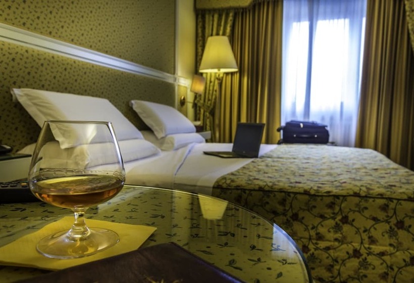 غرفة ديلوكس, La Bussola