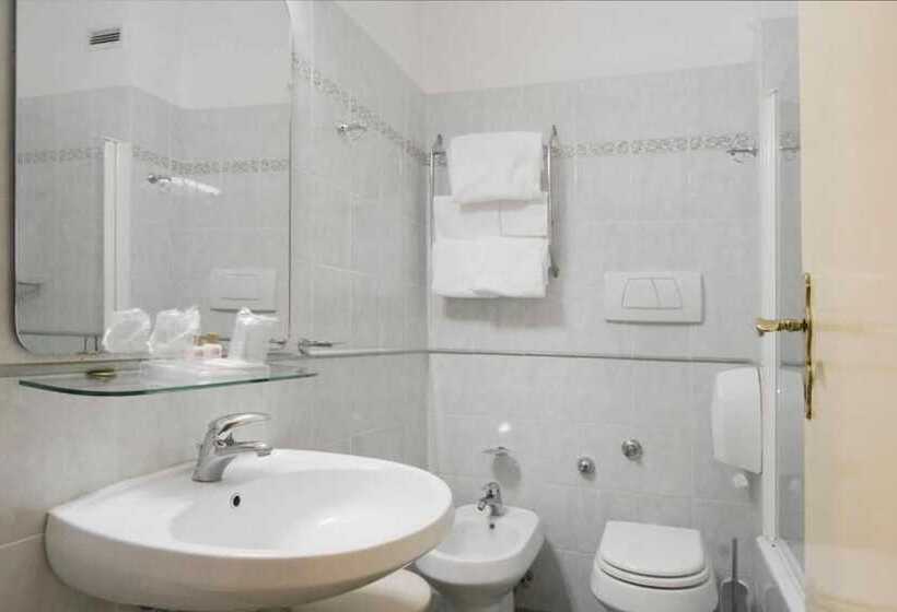 اتاق استاندارد یک نفره, La Pace