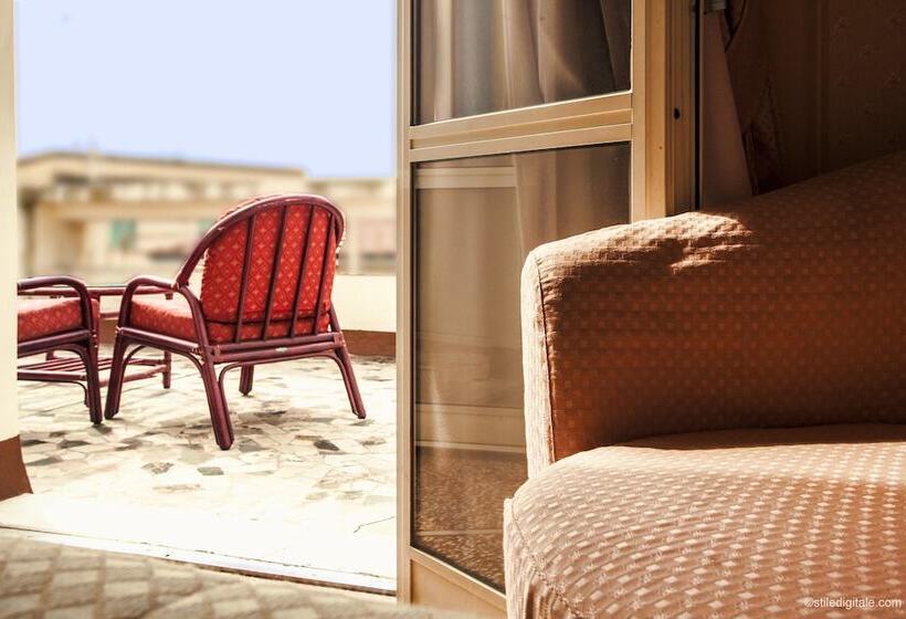 اتاق استاندارد چهار تخته, La Pace